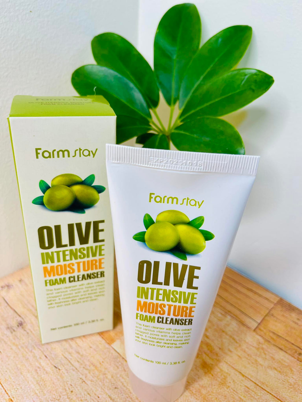 Farm Stay olive foam cleanser instant moisturizer