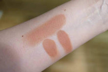 Load image into Gallery viewer, Clinique true bronzer
Sun kissed
